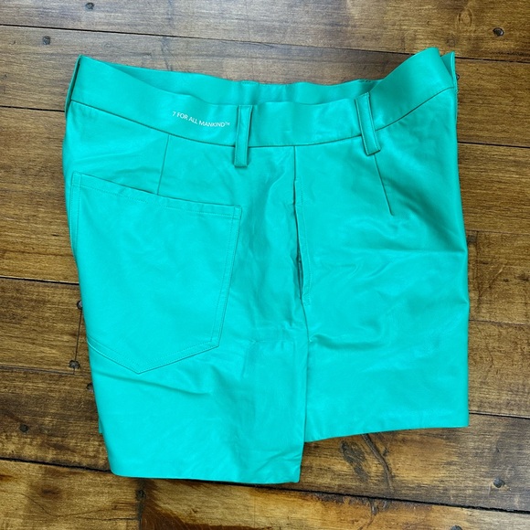 💥SALE New $168 💥 7 for all Mankind Tailored Slouch Short Sz 30 Vegan Leather - Picture 10 of 10